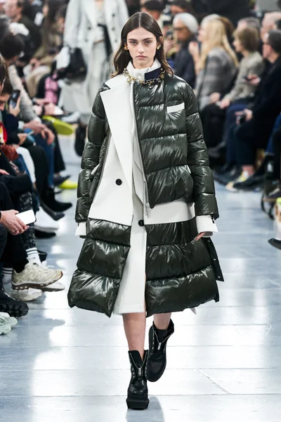 Look 25